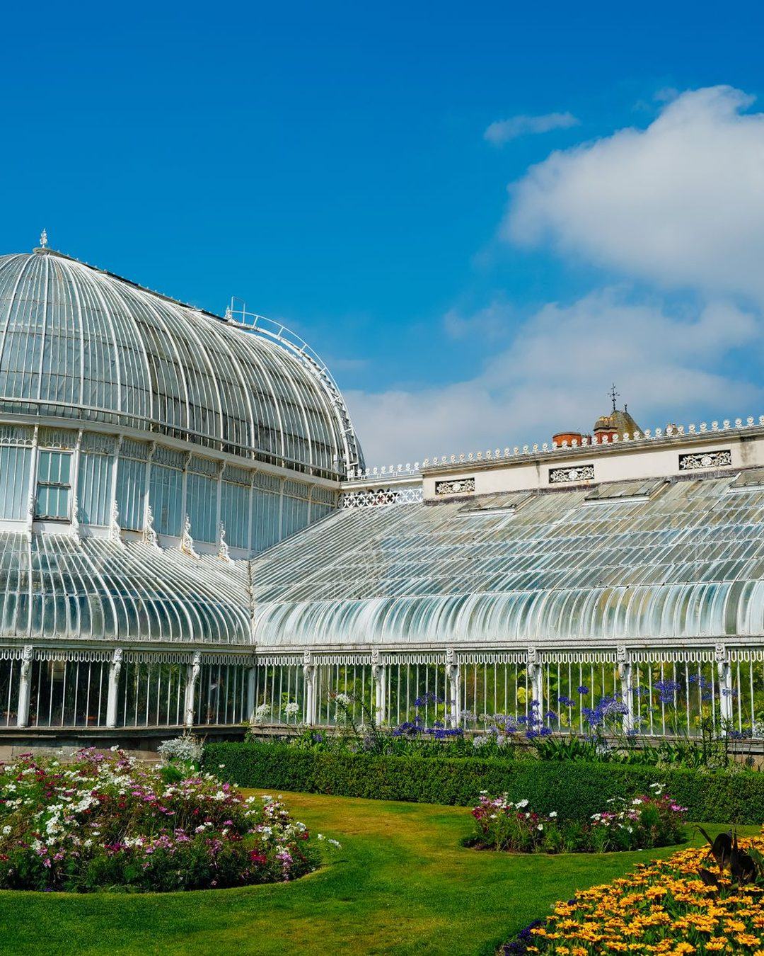 Commercial conservatory cleaning equipment in action